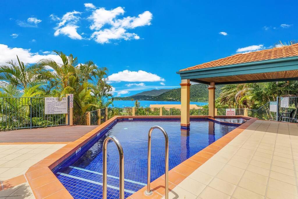 Aqua Vista Apartment Airlie Beach Bagian luar foto