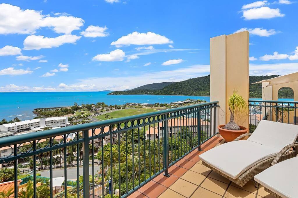 Aqua Vista Apartment Airlie Beach Bagian luar foto