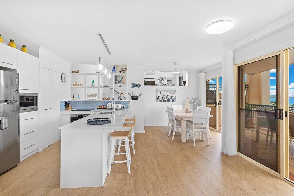 Aqua Vista Apartment Airlie Beach Bagian luar foto